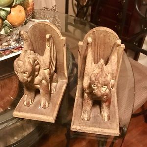 Bookends wood crafted from Spain
